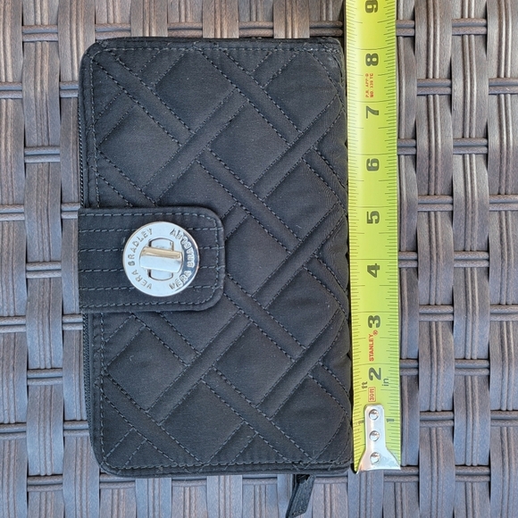 Vera Bradley Black Quilted Wallet Multi Functional Silver Clasp Zipper - Picture 9 of 9